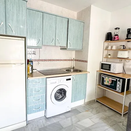 Peaceful 1 Bedroom In Torremolinos, Pool & Views Appartamento Torremolinos