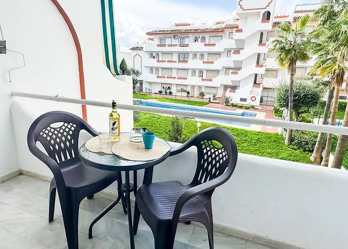 Torremolinos: Quiet 1bedroom With Pool & Sea Views Apartamento