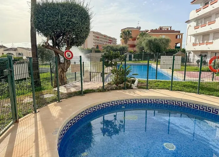 Torremolinos: Quiet 1bedroom With Pool & Sea Views Apartamento Torremolinos