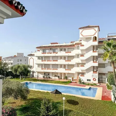 Peaceful 1 Bedroom In Torremolinos, Pool & Views Torremolinos