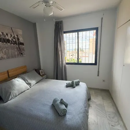 One Bed Apt, Terrace, Sea And Pool View, Walk To Lägenhet Torremolinos
