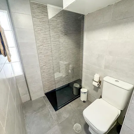 One Bed Apt, Terrace, Sea And Pool View, Walk To Torremolinos