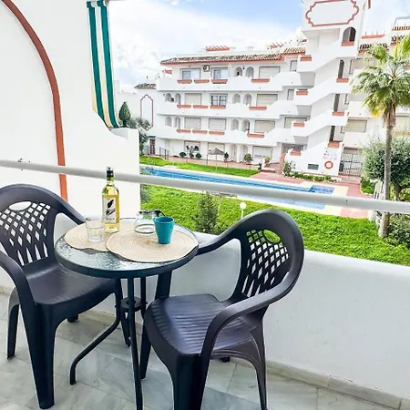 Torremolinos: Quiet 1bedroom With Pool & Sea Views شقة