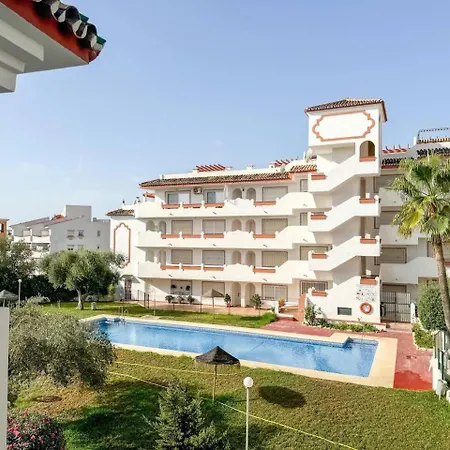 Torremolinos: Quiet 1bedroom With Pool & Sea Views شقة