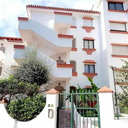 Torremolinos: Quiet 1bedroom With Pool & Sea Views شقة توريمولينوس