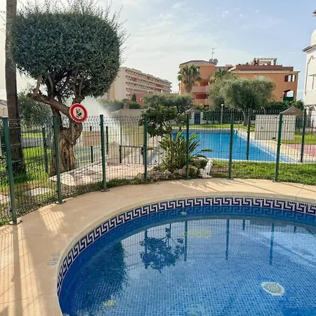 Torremolinos: Quiet 1bedroom With Pool & Sea Views شقة توريمولينوس