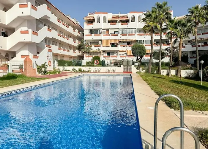 Peaceful 1 Bedroom In Torremolinos, Pool & Views Apartment