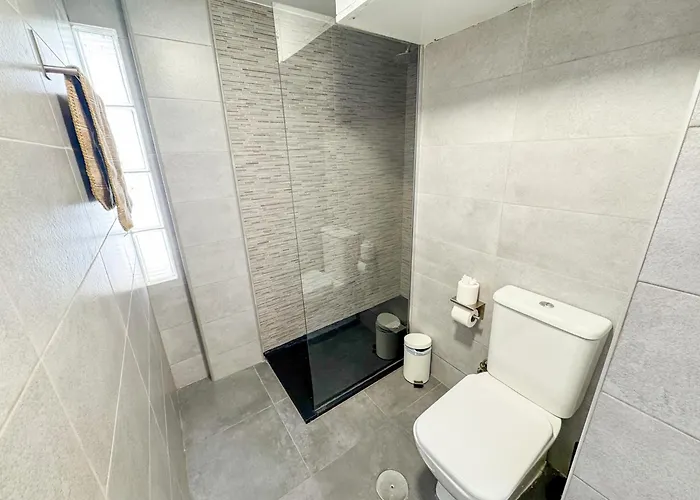 Peaceful 1 Bedroom In Torremolinos, Pool & Views 토레몰리노스