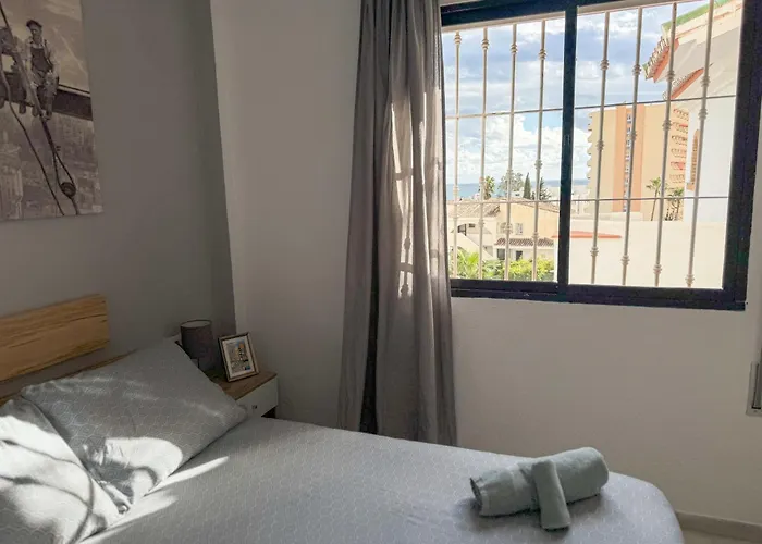 Peaceful 1 Bedroom In Torremolinos, Pool & Views * 토레몰리노스