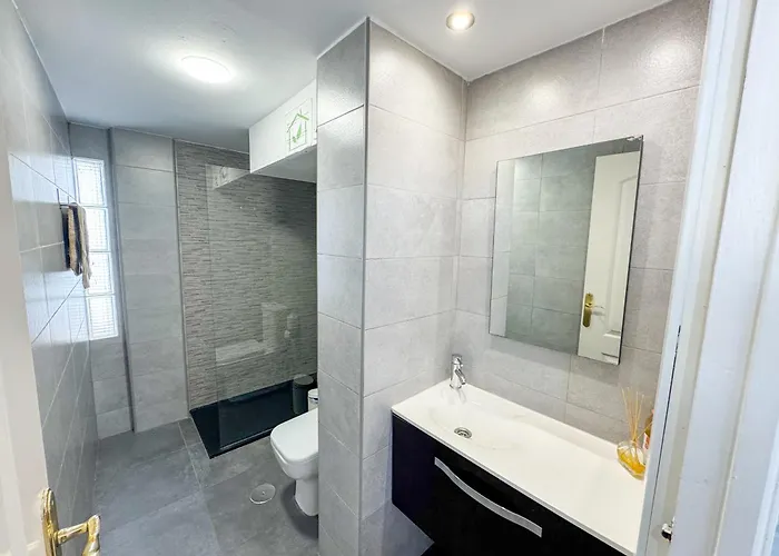 Apartment Peaceful 1 Bedroom In Torremolinos, Pool & Views *