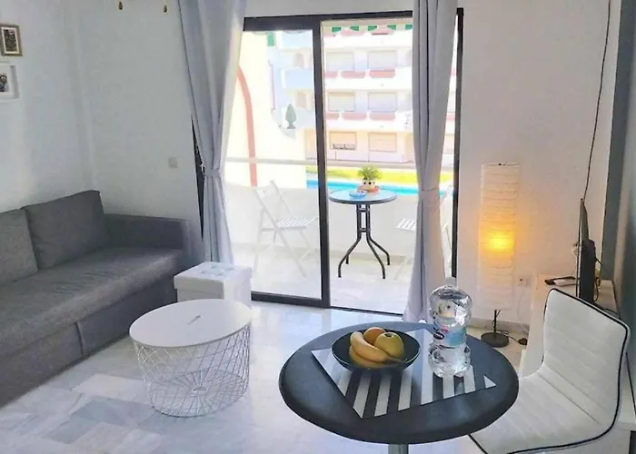 Torremolinos: Quiet 1bedroom With Pool & Sea Views Appartement *