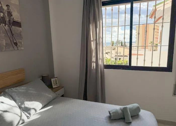 Torremolinos: Quiet 1bedroom With Pool & Sea Views Appartement *