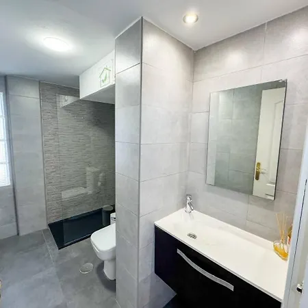 Torremolinos: Quiet 1bedroom With Pool & Sea Views Apartamento Torremolinos
